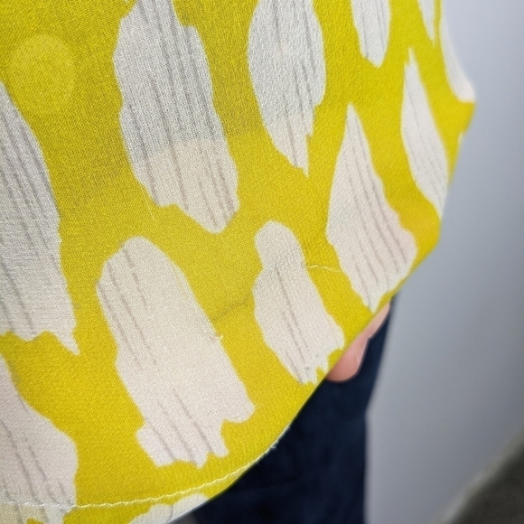 ✨3/$15 Dolan yellow & white sheer blouse XS - Picture 3 of 10